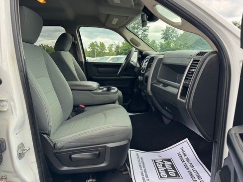 Used 2018 RAM 1500 Express AWD/4WD image 18