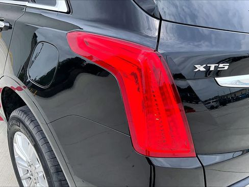Used 2018 Cadillac XT5 FWD image 26