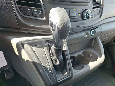 New 2025 Ford Transit 250 148 Medium Roof image 10