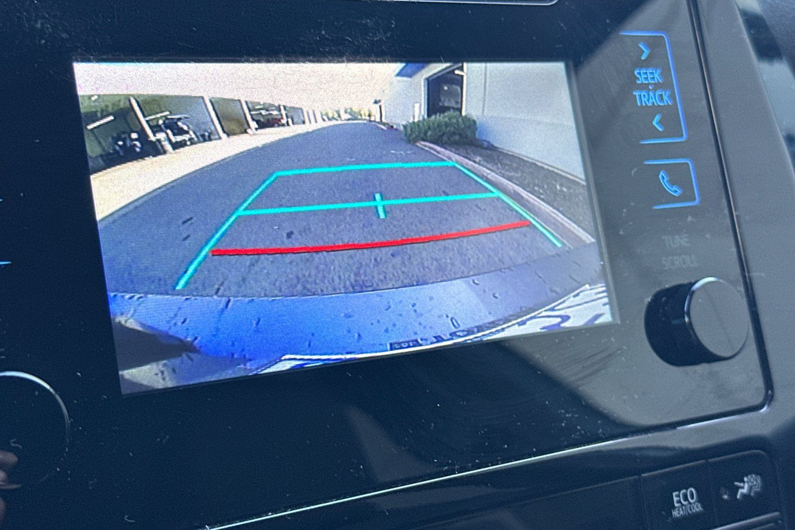 Used 2019 Toyota Prius XLE FWD image 27