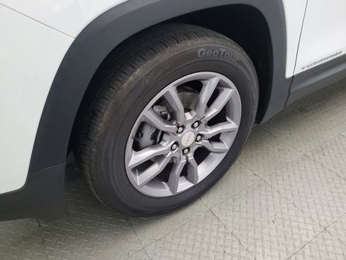 Used 2024 GMC Terrain SLT FWD image 31