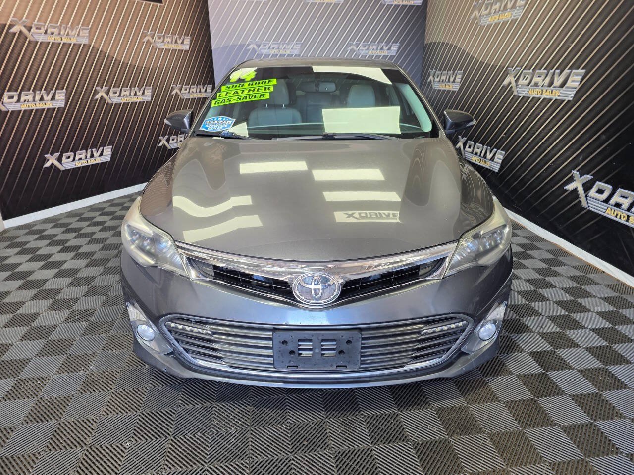Used 2014 Toyota Avalon XLE Touring FWD image 4