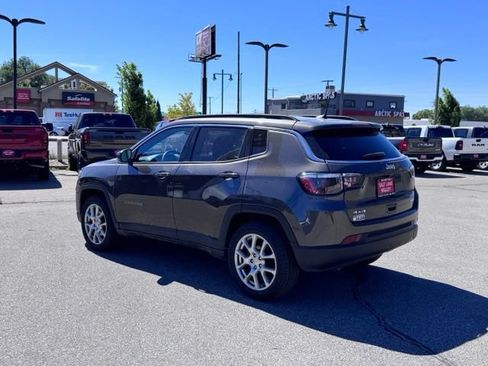 Certified 2023 Jeep Compass Latitude AWD/4WD image 4