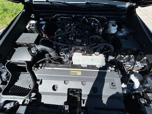 Used 2025 Toyota Tacoma SR5 AWD/4WD image 31