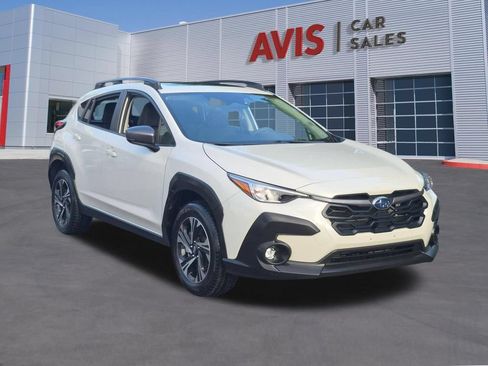 Used 2025 Subaru Crosstrek 2.5i Premium AWD/4WD image 3