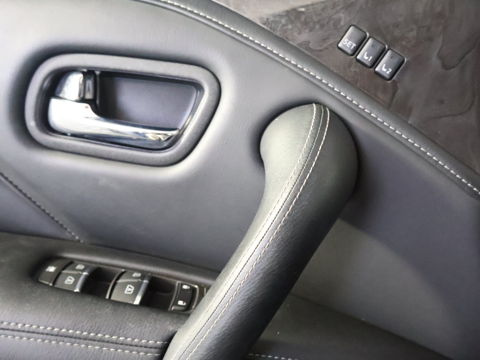 Used 2024 INFINITI QX80 Luxe AWD/4WD image 32