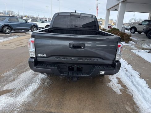 Used 2019 Toyota Tacoma TRD Off-Road image 6