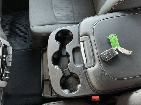 Used 2024 RAM 2500 Tradesman w/ Chrome Appearance Group image 11