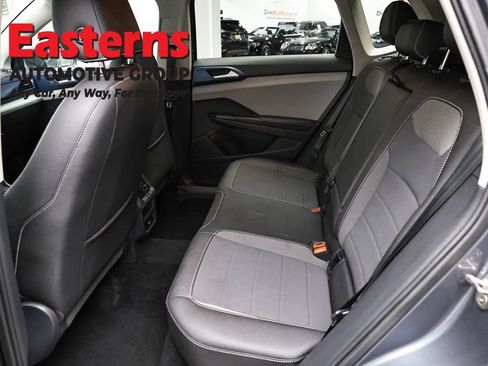 Used 2024 Volkswagen Taos SE FWD image 20