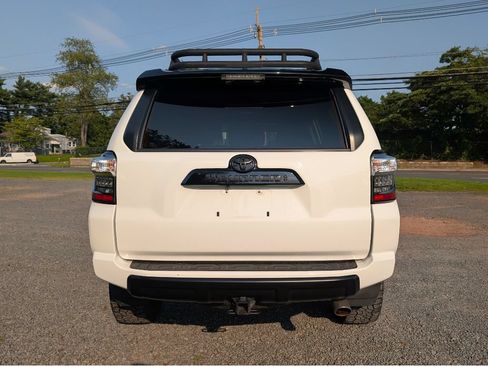 Used 2020 Toyota 4Runner Venture w/ Moonroof Package AWD/4WD image 6