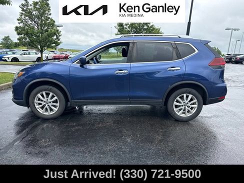 Used 2020 Nissan Rogue SV AWD/4WD image 2