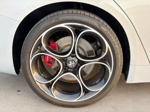 Used 2022 Alfa Romeo Giulia Ti w/ Active Assist Plus Package image 6