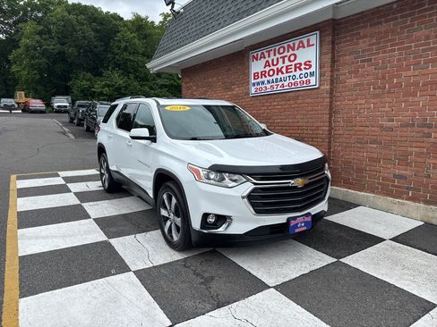 Used 2018 Chevrolet Traverse LT AWD/4WD image 1
