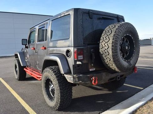 Used 2017 Jeep Wrangler Unlimited Sahara w/ Max Tow Package image 5