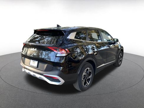 Used 2025 Kia Sportage LX image 7