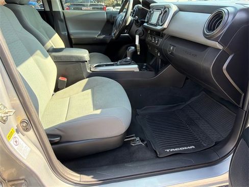 Used 2016 Toyota Tacoma SR5 w/ SR5 Appearance Package (SN) image 13