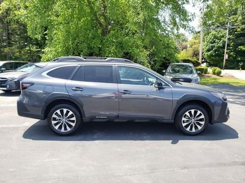 Used 2024 Subaru Outback Limited image 2