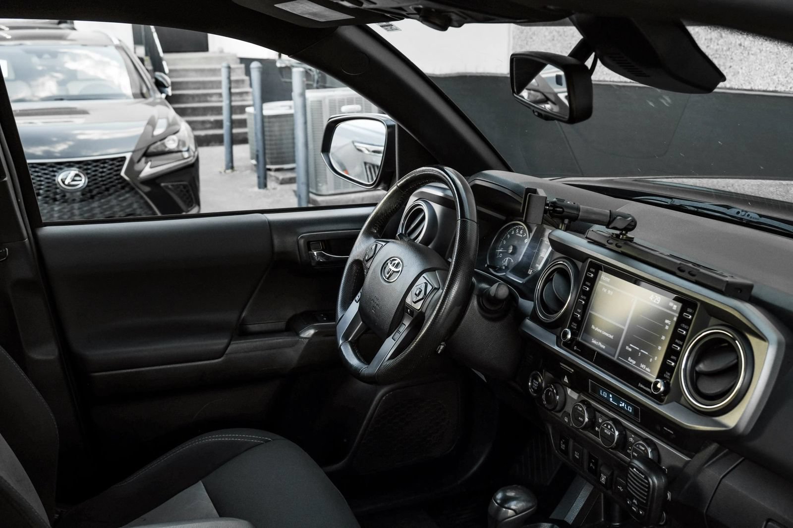 Used 2021 Toyota Tacoma TRD Off-Road w/ Technology Package AWD/4WD image 13