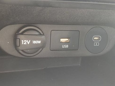 Used 2024 Hyundai Elantra Limited FWD image 21