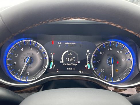 Used 2023 Chrysler Pacifica Pinnacle AWD/4WD image 31