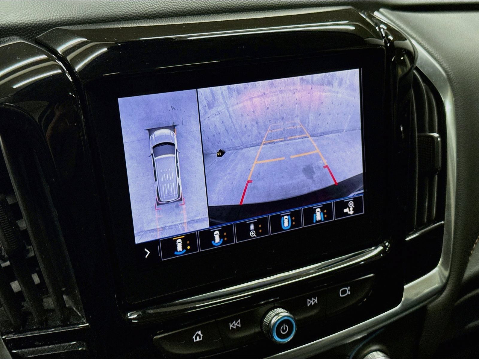 Used 2020 Chevrolet Traverse RS AWD/4WD image 17