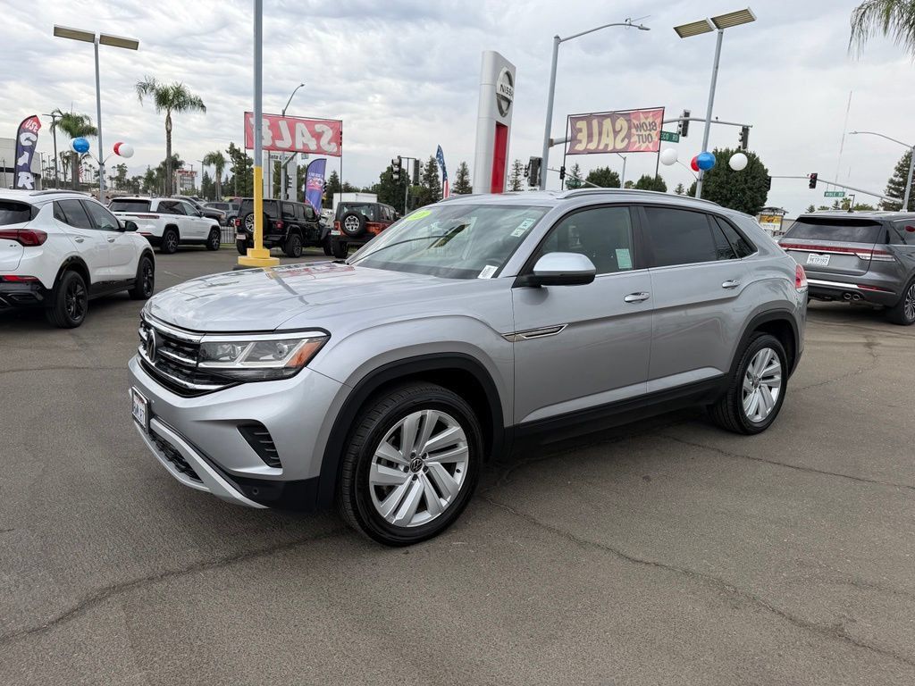 Used 2021 Volkswagen Atlas Cross Sport SE FWD image 3