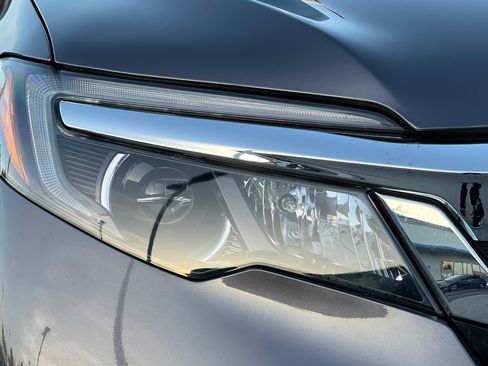 Used 2021 Honda Pilot EX image 10