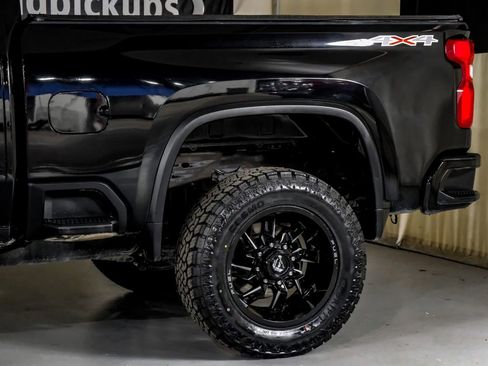 Used 2021 Chevrolet Silverado 2500 Custom w/ Custom Value Package AWD/4WD image 13