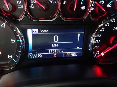 Used 2018 Chevrolet Silverado 1500 LT w/ All Star Edition image 19