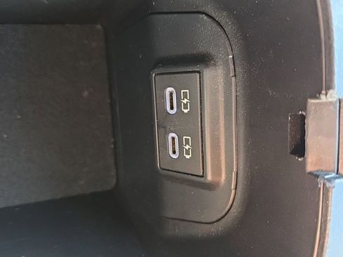 Used 2024 Toyota RAV4 LE image 31