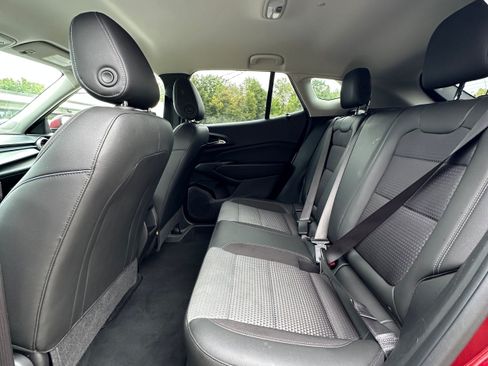 Used 2024 Chevrolet Trax LT FWD image 19