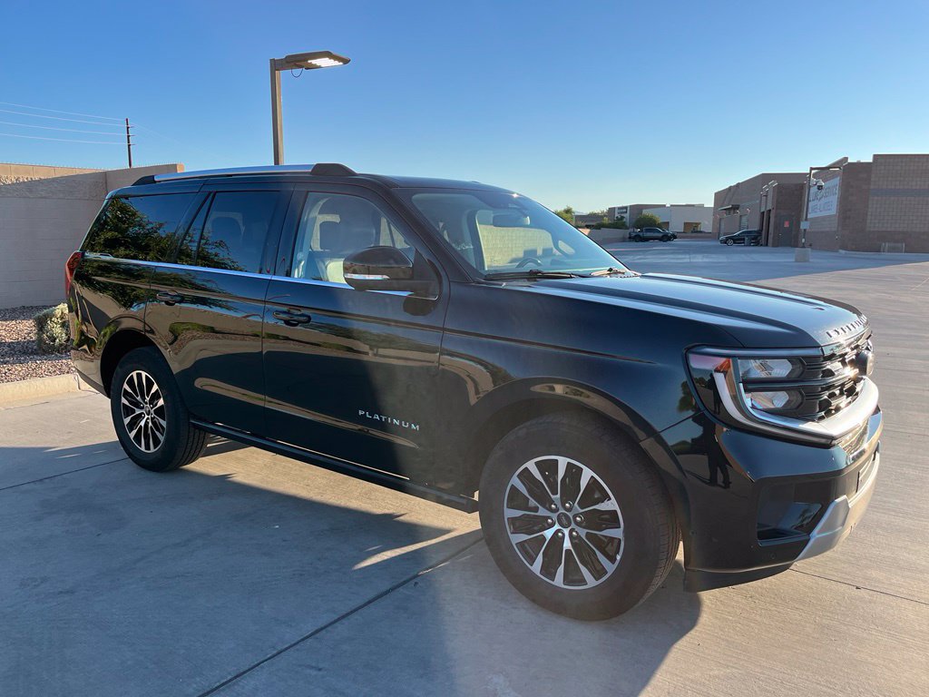Used 2025 Ford Expedition Platinum AWD/4WD image 3