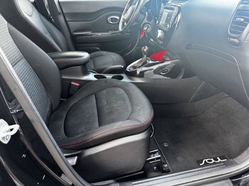 Used 2016 Kia Soul + w/ Tarmac Special Edition FWD image 19
