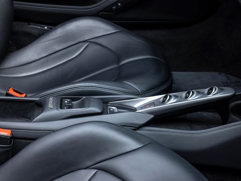Certified 2022 Ferrari F8 Tributo RWD image 48