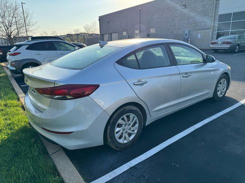 Used 2017 Hyundai Elantra SE image 4