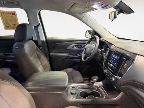 Used 2021 Chevrolet Traverse LS image 16
