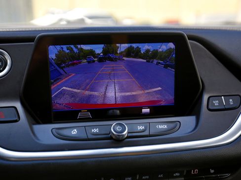 Used 2019 Chevrolet Blazer LT image 9