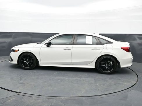 Used 2023 Honda Civic Sport image 4