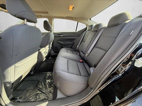 Used 2019 Nissan Altima 2.5 SV FWD image 19