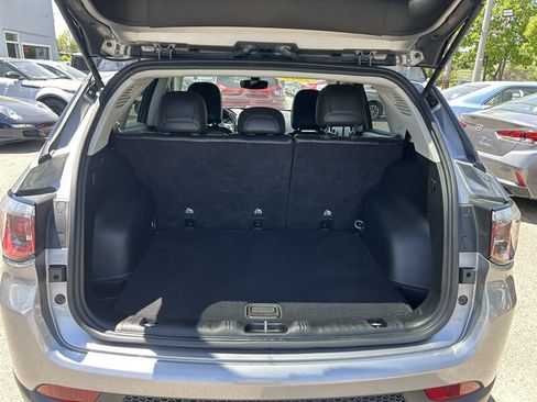 Used 2019 Jeep Compass Latitude AWD/4WD image 9