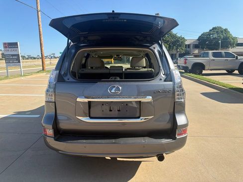 Used 2018 Lexus GX 460 Premium w/ Premium Package AWD/4WD image 28