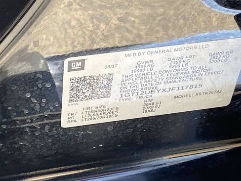 Used 2018 GMC Sierra 2500 Denali w/ Duramax Plus Package AWD/4WD image 29