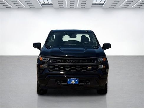Used 2025 Chevrolet Silverado 1500 Custom image 2