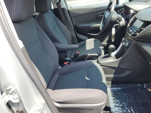 Used 2017 Chevrolet Trax LS FWD image 26