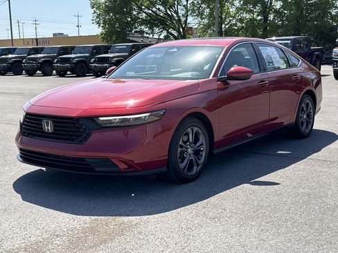 Used 2023 Honda Accord EX image 10