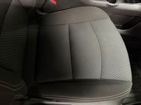 Used 2023 GMC Terrain SLE w/ Driver Convenience Package image 29