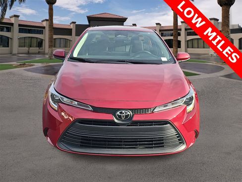 Used 2023 Toyota Corolla LE image 3