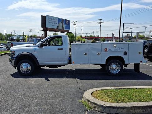 New 2026 RAM 5500 Tradesman w/ Chrome Appearance Group AWD/4WD image 4
