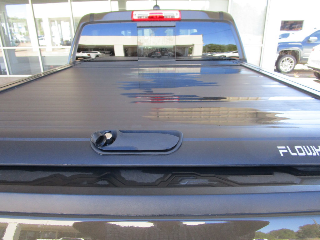 Used 2025 GMC Canyon Elevation RWD image 17