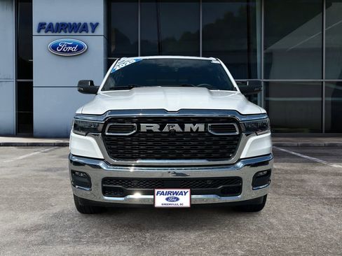 Used 2025 RAM 1500 Big Horn AWD/4WD image 3